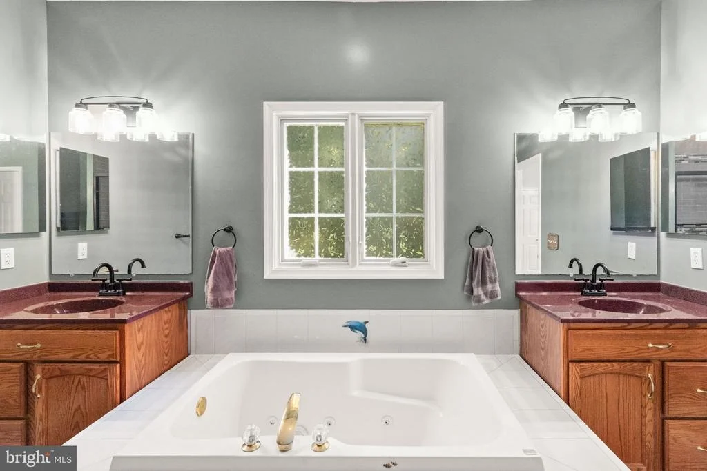 Photo of 32 HAMILTON