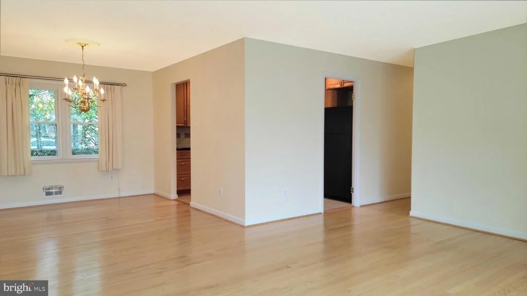 Photo of 3926 HOWARD STREET