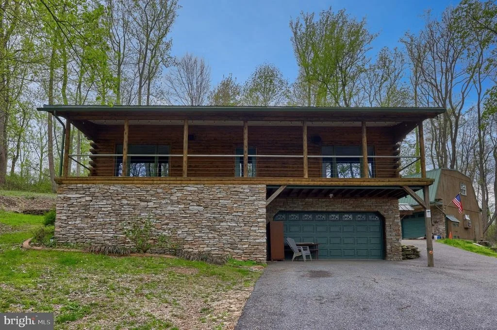 Photo of 171 FOX HOLLOW ROAD
