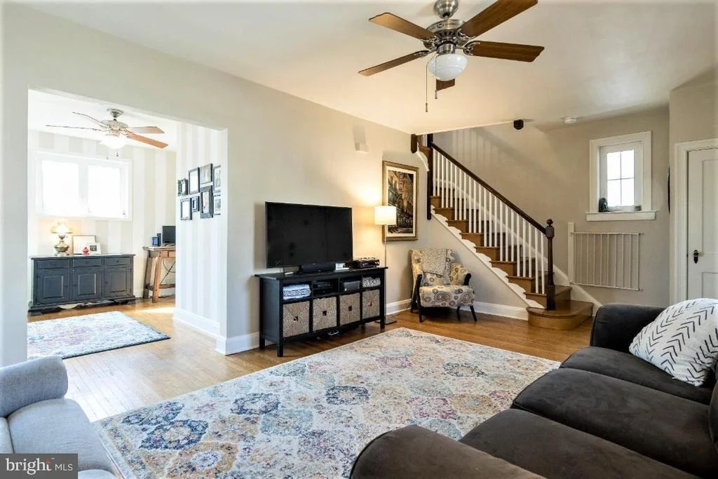Photo of 620 ALDERSHOT ROAD