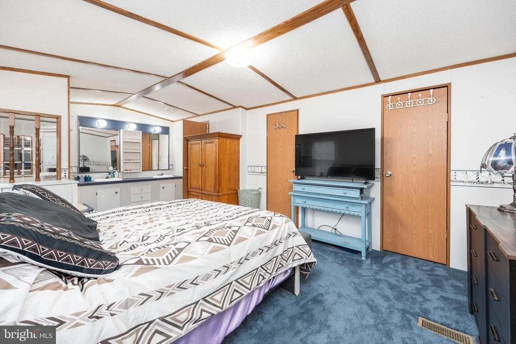 Photo of 22139 ROYAL OAK ROAD