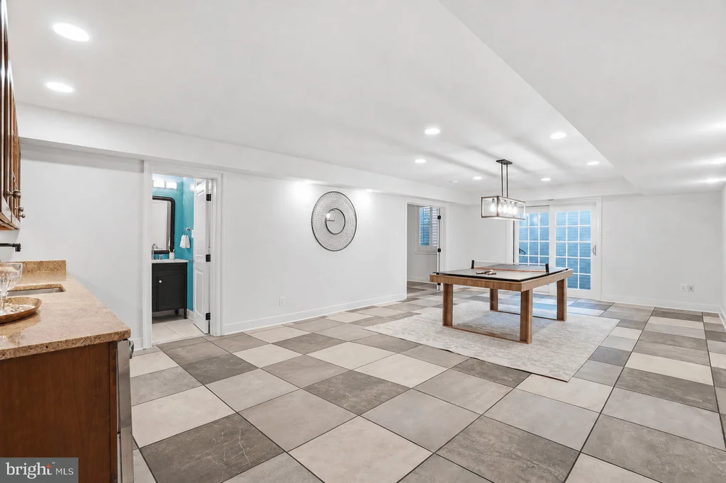 Photo of 2808 JOHN MARSHALL DRIVE