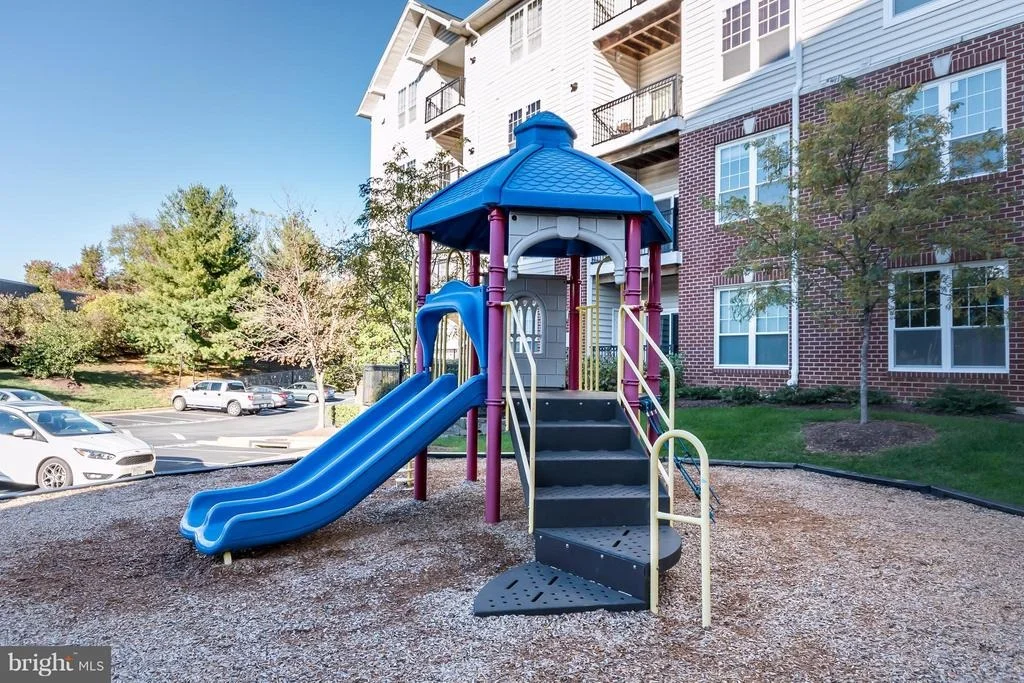 Photo of Unit 9206 at 1530 SPRING GATE DRIVE