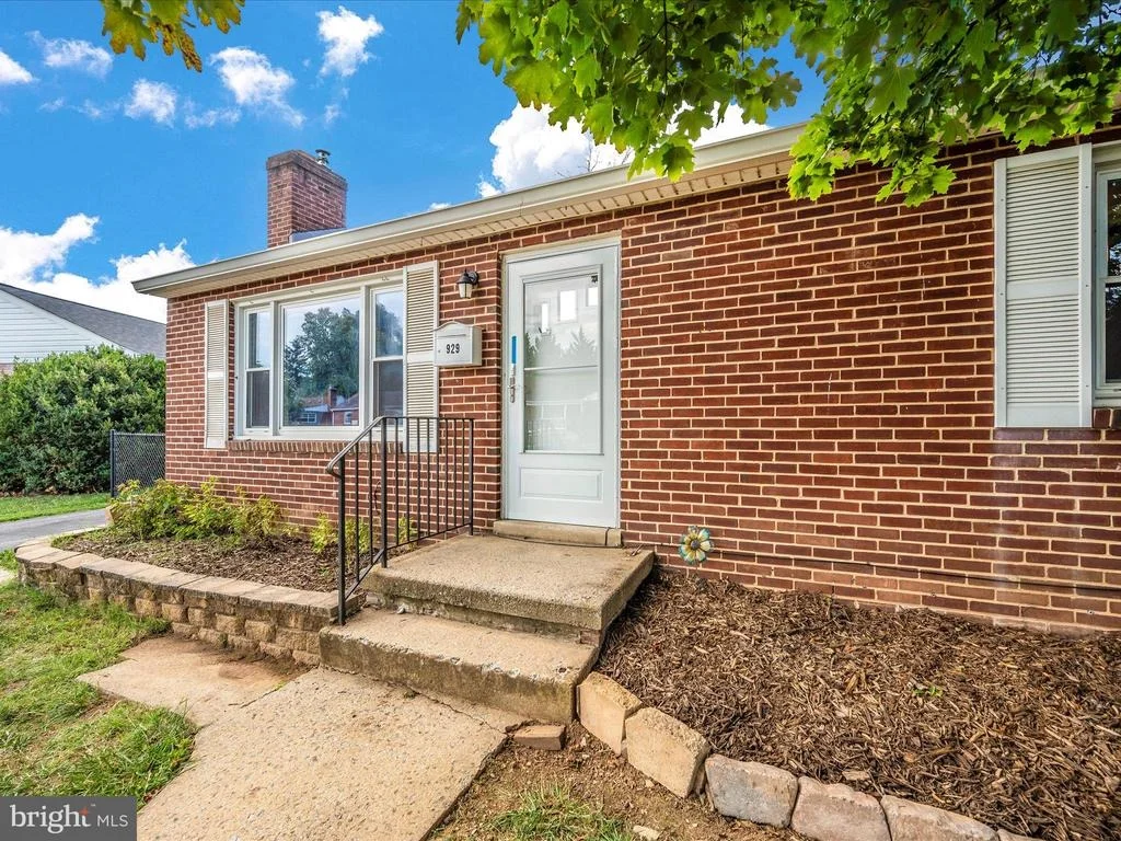 Photo of 929 CHEROKEE TRAIL