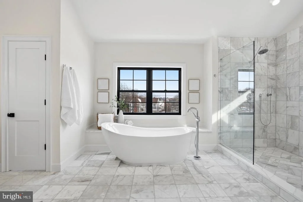 Photo of 6512 WILLIAMSBURG BOULEVARD