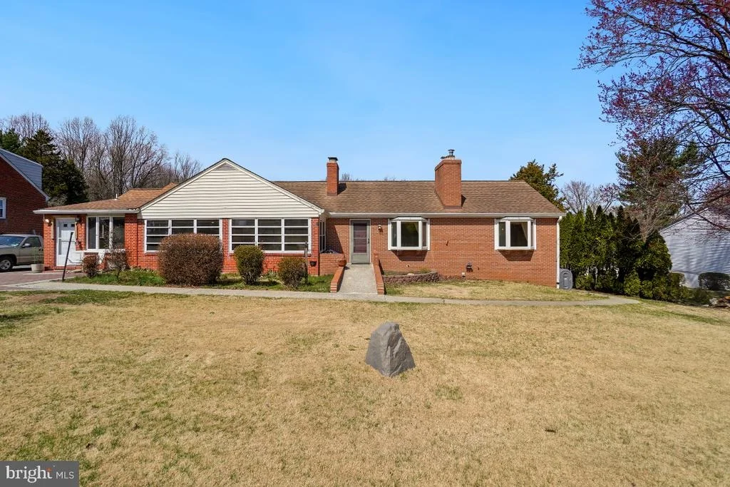 Photo of 18208 MUNCASTER ROAD