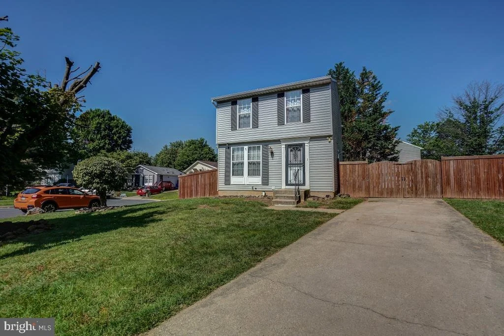 Photo of 8 TARFSIDE COURT