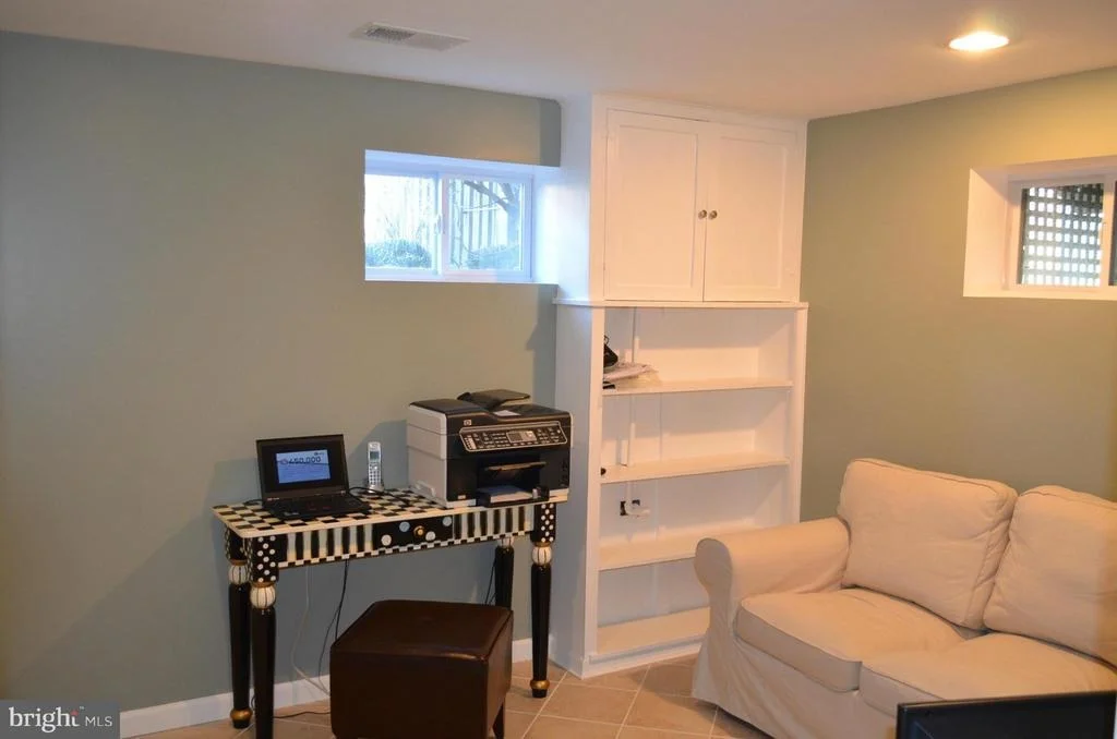 Photo of 1422 MAYFLOWER DRIVE