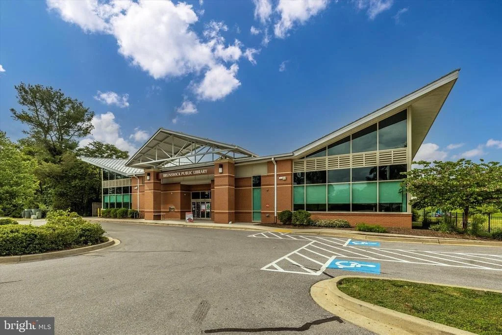 Photo of 529 POTOMAC VIEW PARKWAY