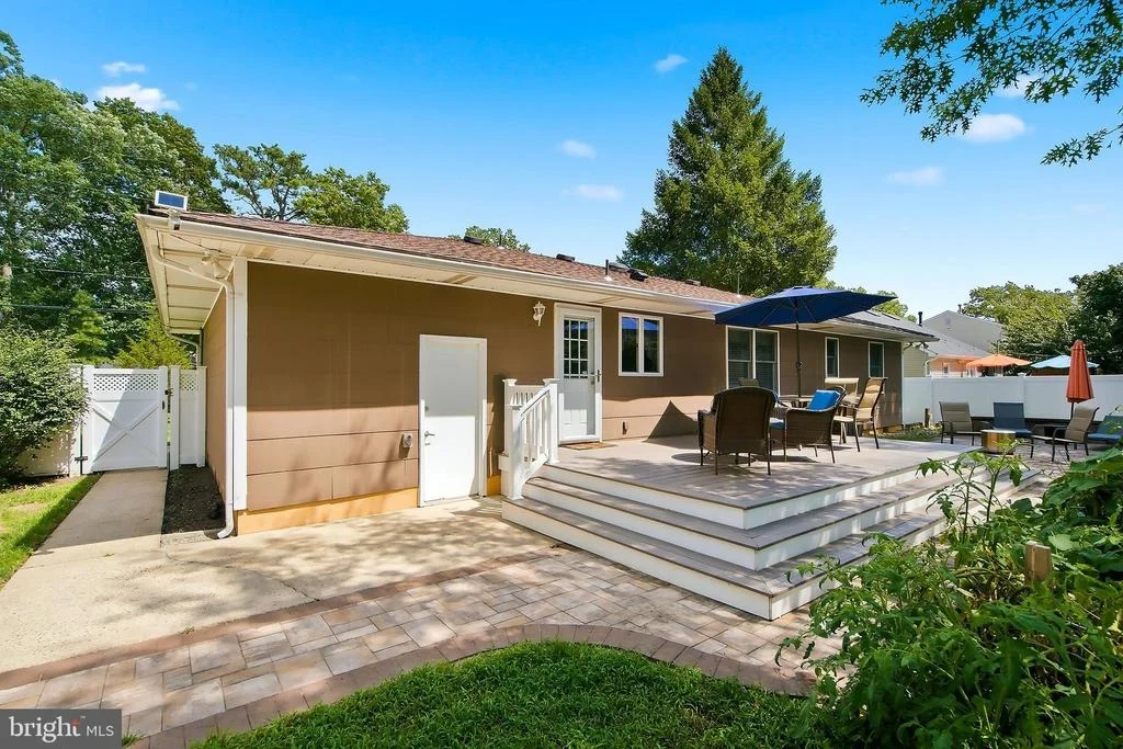 Photo of 2215 LONGWOOD DRIVE