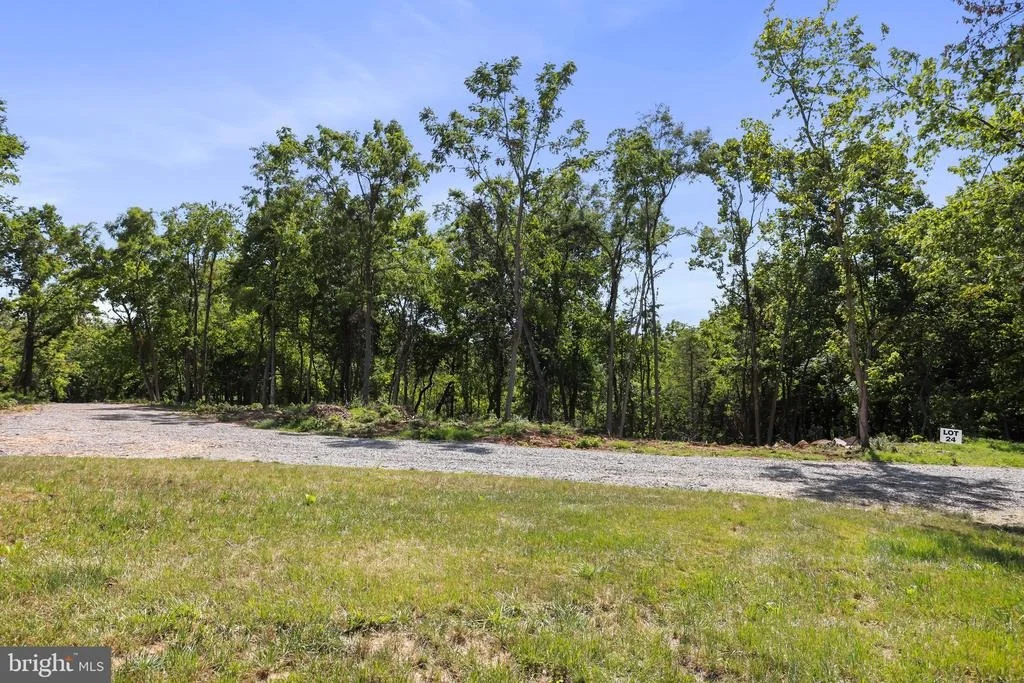 Photo of BELLA VISTA SUBDIVISION - SECTION 2, LOT 24