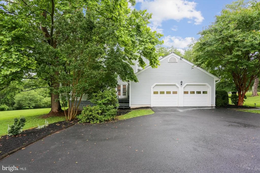 Photo of 22217 CREEKVIEW DRIVE