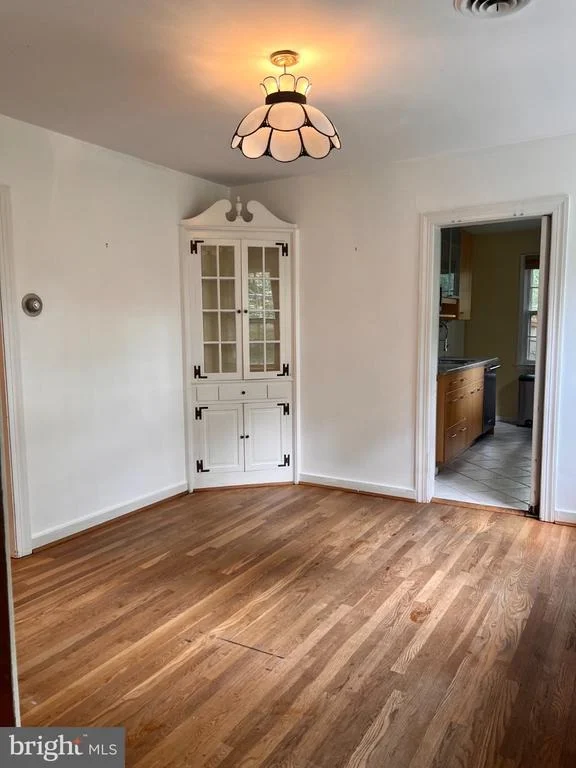 Photo of 6821 BARR ROAD