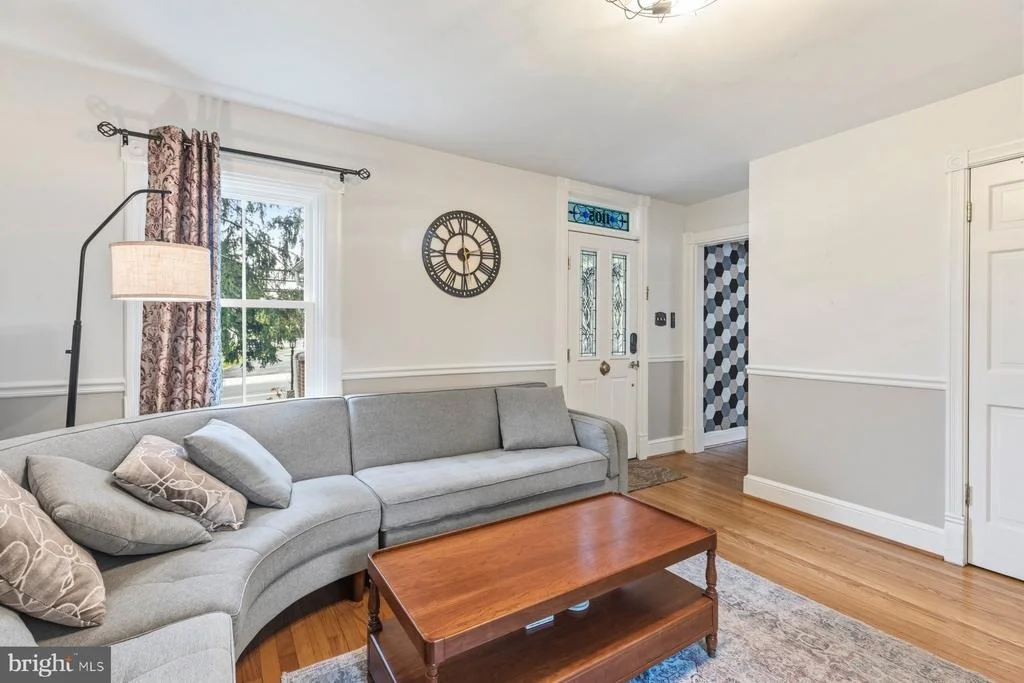 Photo of 1105 MONTGOMERY STREET