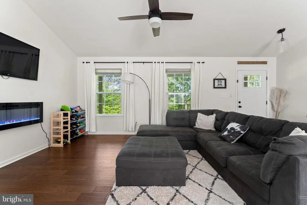 Photo of 3731 BREAKNOCK ROAD