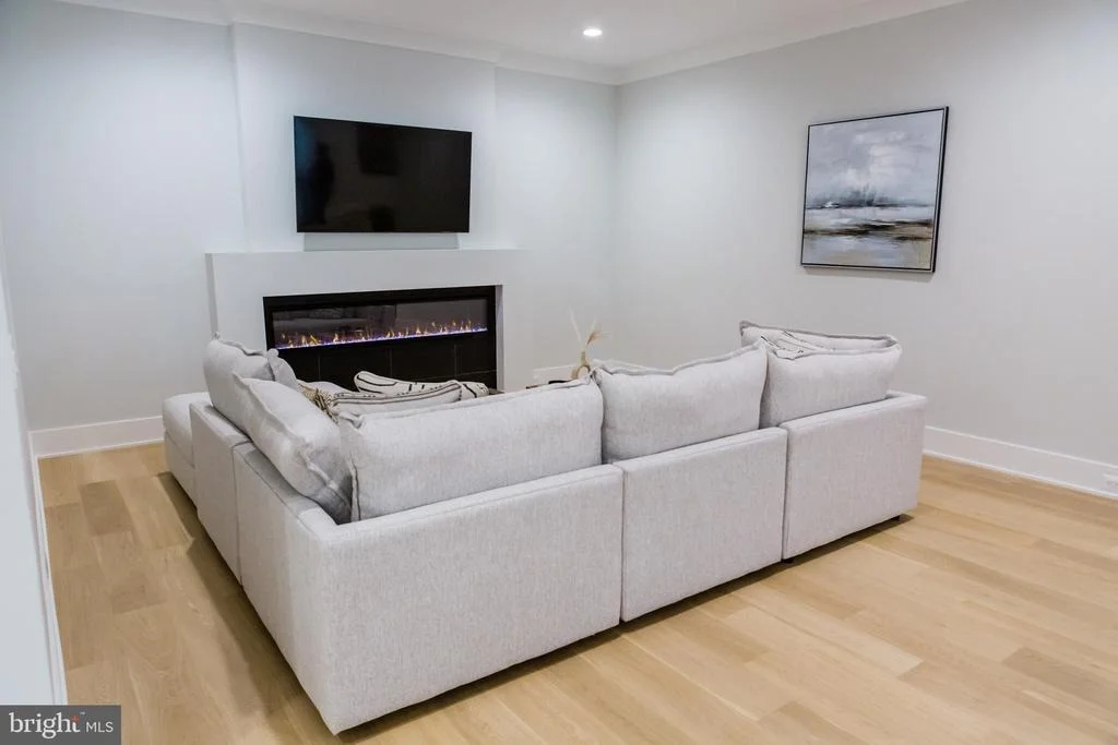Photo of 6638 HAZEL LANE