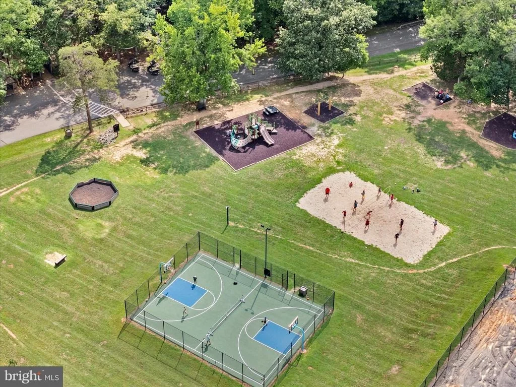 Photo of 178 PINEHURST DRIVE