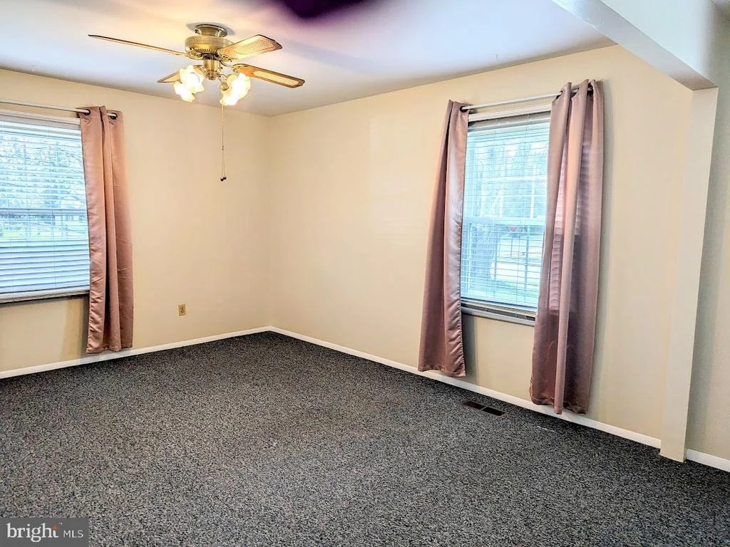 Photo of 910 BARRINGTON DRIVE