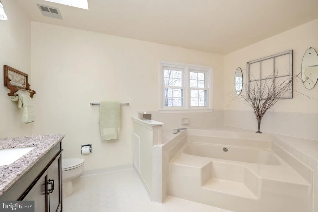 Photo of 7802 LAKELAND VALLEY DRIVE