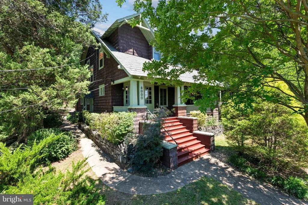 Photo of 4000 WHITE AVENUE
