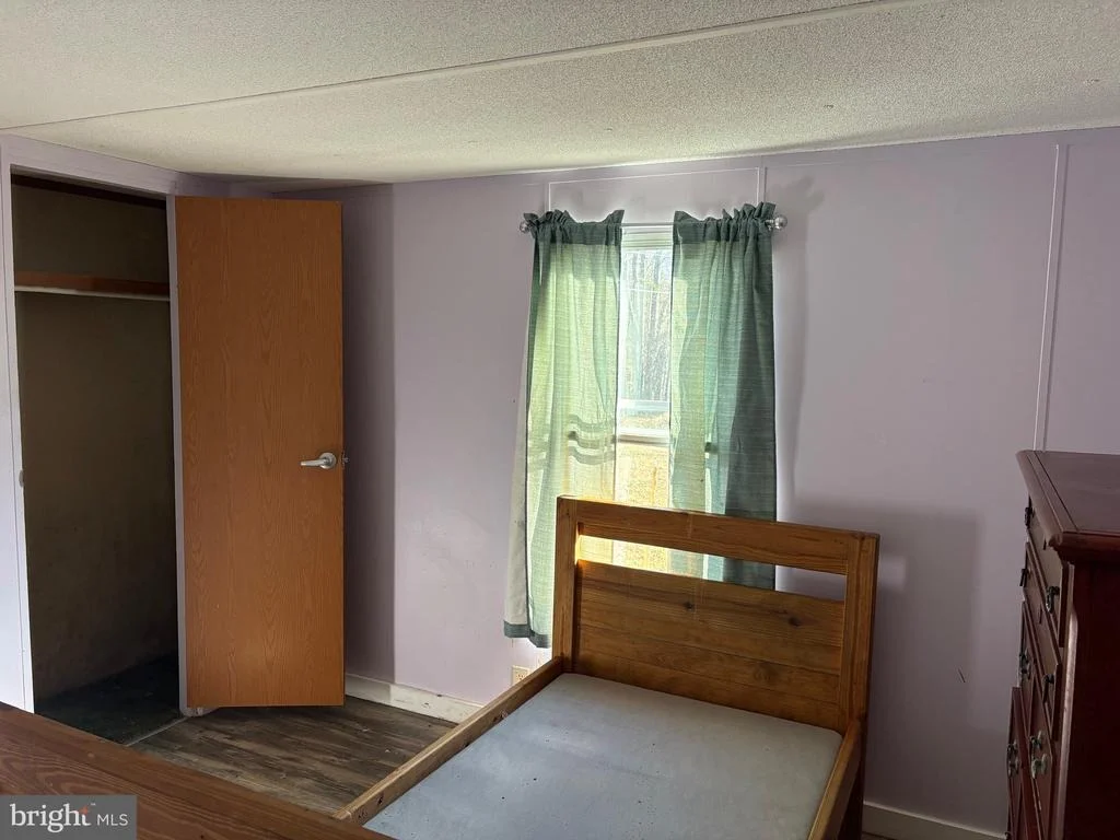 Photo of 1041 GEORGE JAMES LOOP