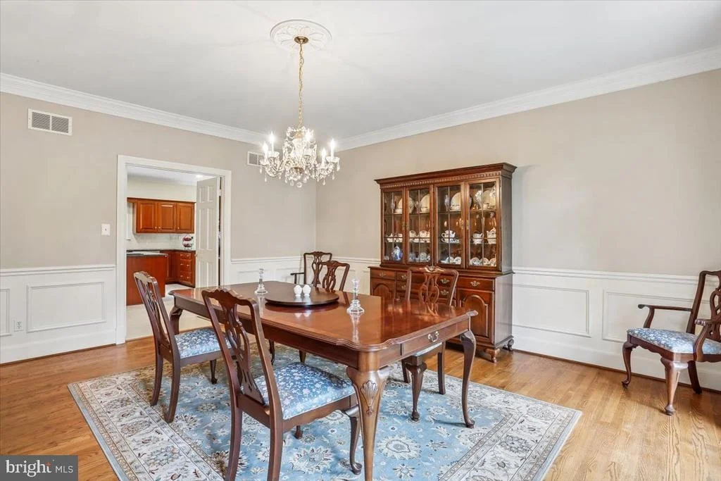 Photo of 899 LINGANORE DRIVE