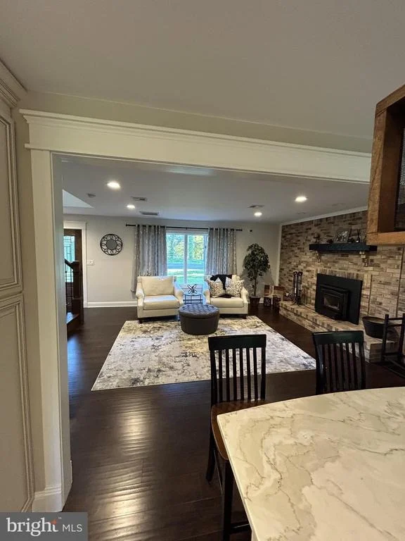 Photo of 902 N ISLAND ROAD