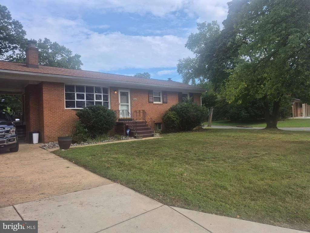 Photo of 10504 MULLIKIN DRIVE