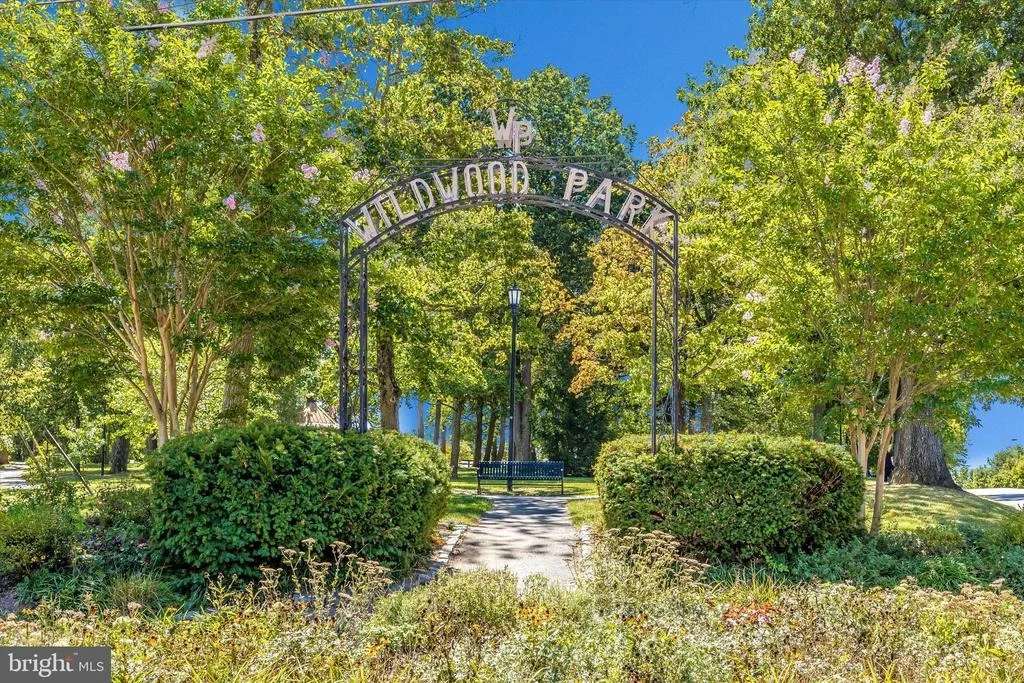 Photo of 1007 PARADE LANE