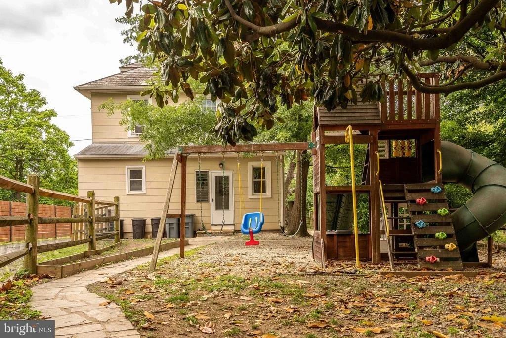 Photo of 1823 MAYFIELD AVENUE