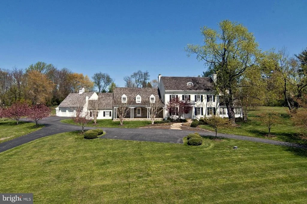 Photo of 330 SPRINGBROOK DRIVE