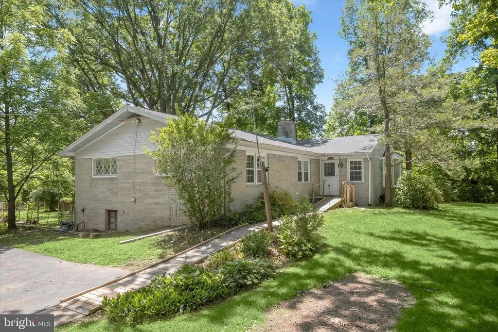 Photo of 9915 MASSER ROAD