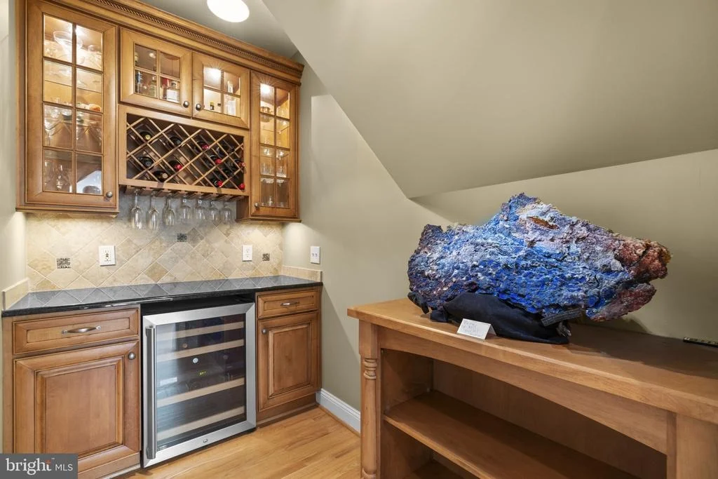 Photo of 370 EAGLE HILL ROAD