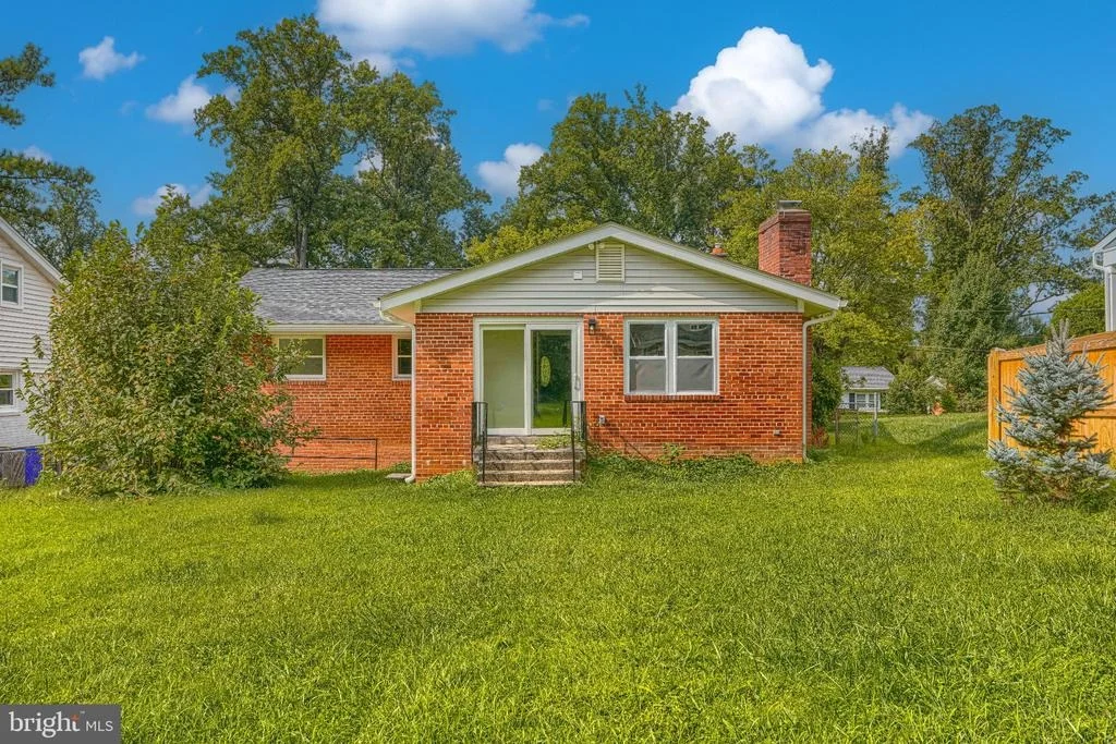 Photo of 11305 MAPLEVIEW DRIVE