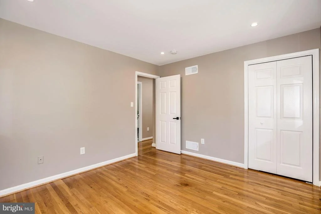 Photo of 6815 REYNARD DRIVE