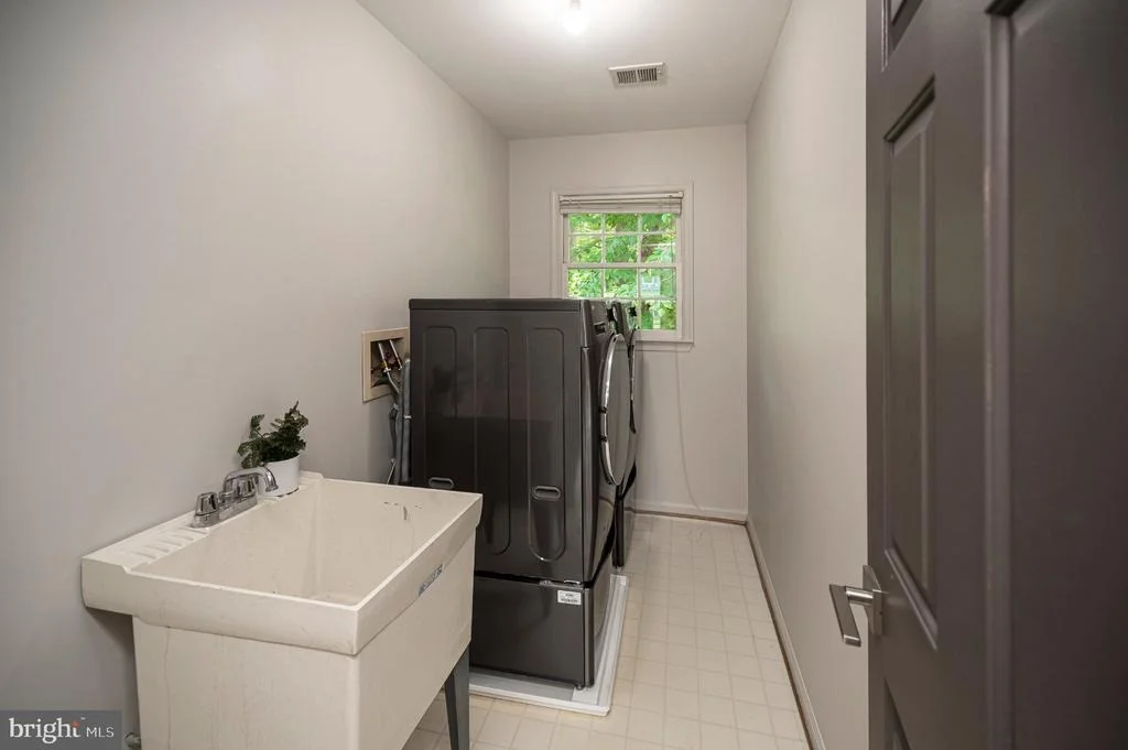 Photo of 4204 AVON DRIVE