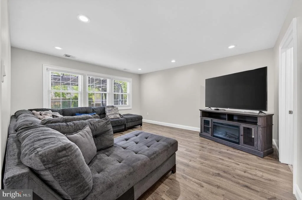 Photo of 4202 MINSTRELL LANE