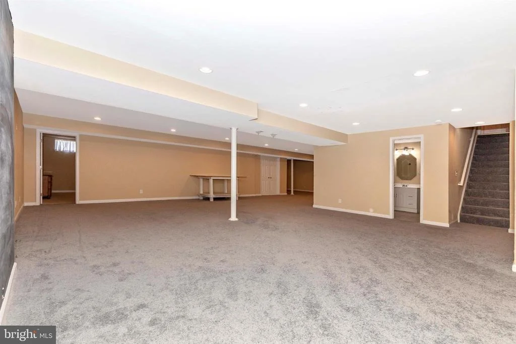Photo of 17112 MAGIC MOUNTAIN DRIVE