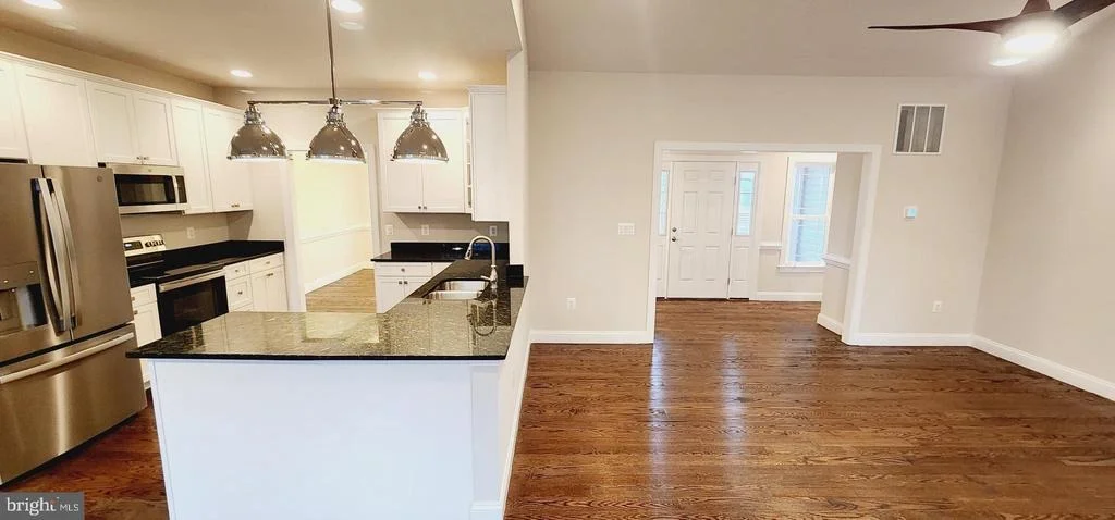 Photo of 7946 ROGUES ROAD