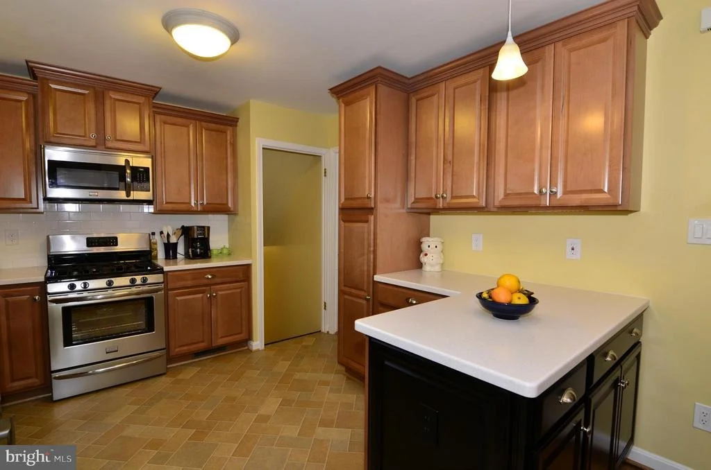 Photo of 4905 BRISTOW DRIVE