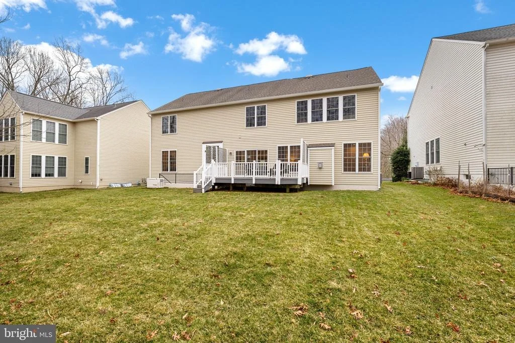 Photo of 8068 PAPER BIRCH DRIVE