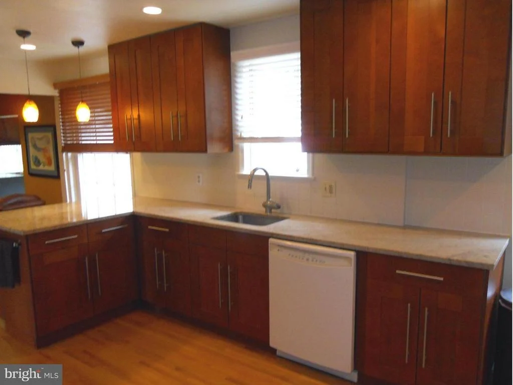 Photo of 1805 QUEENSGUARD ROAD