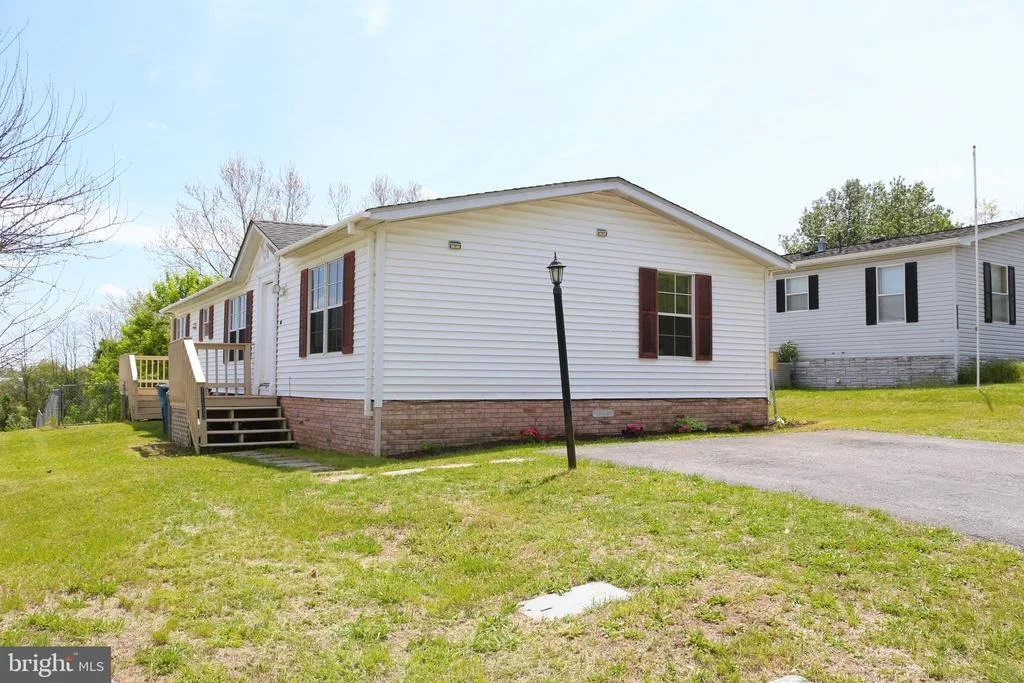 Photo of 11933 HEATHER DRIVE