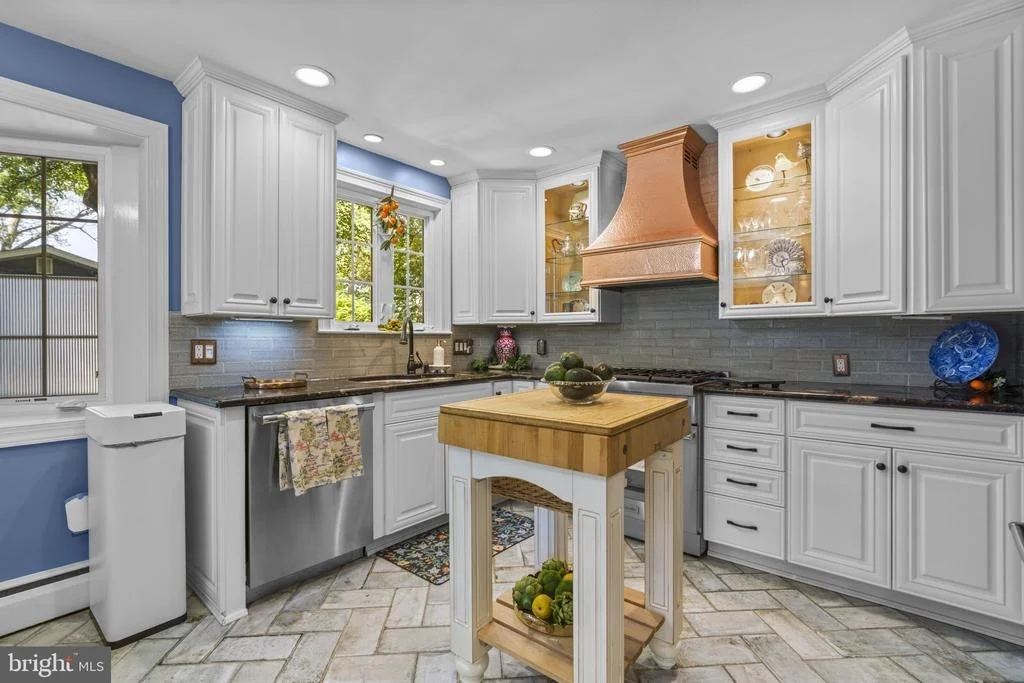 Photo of 9105 DUNLOGGIN ROAD