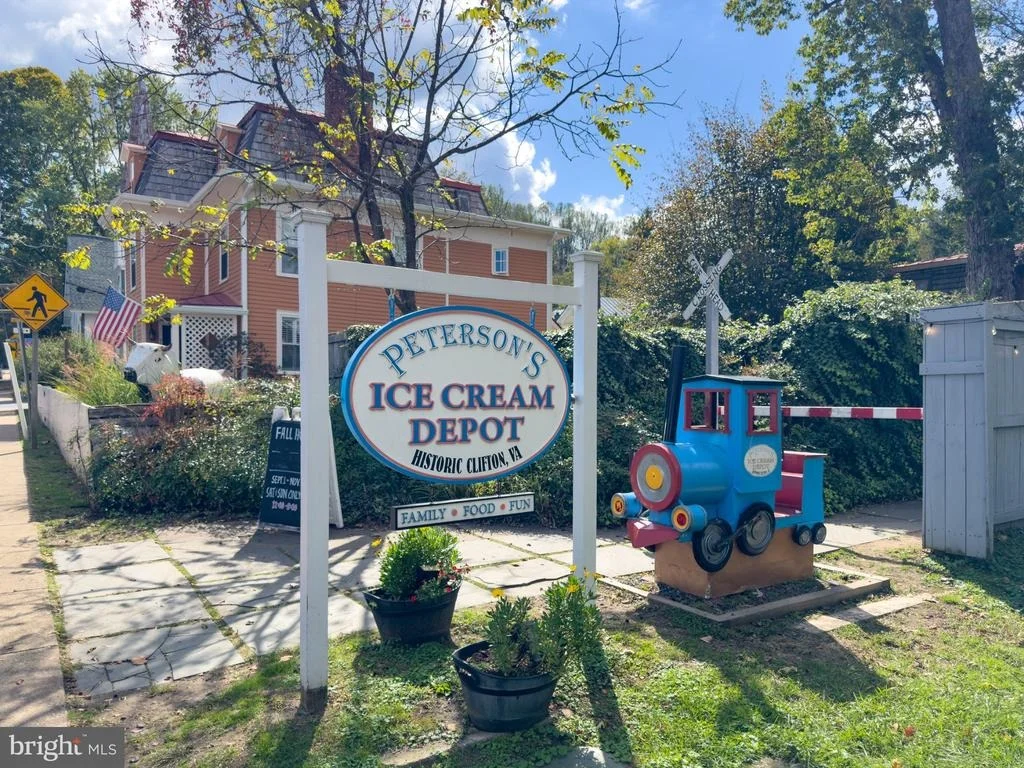 Photo of 11154 STONEBROOK DRIVE