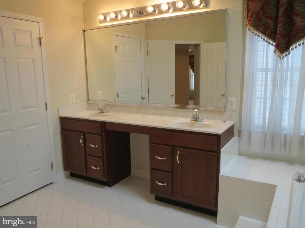 Photo of 21920 MANOR CREST LANE