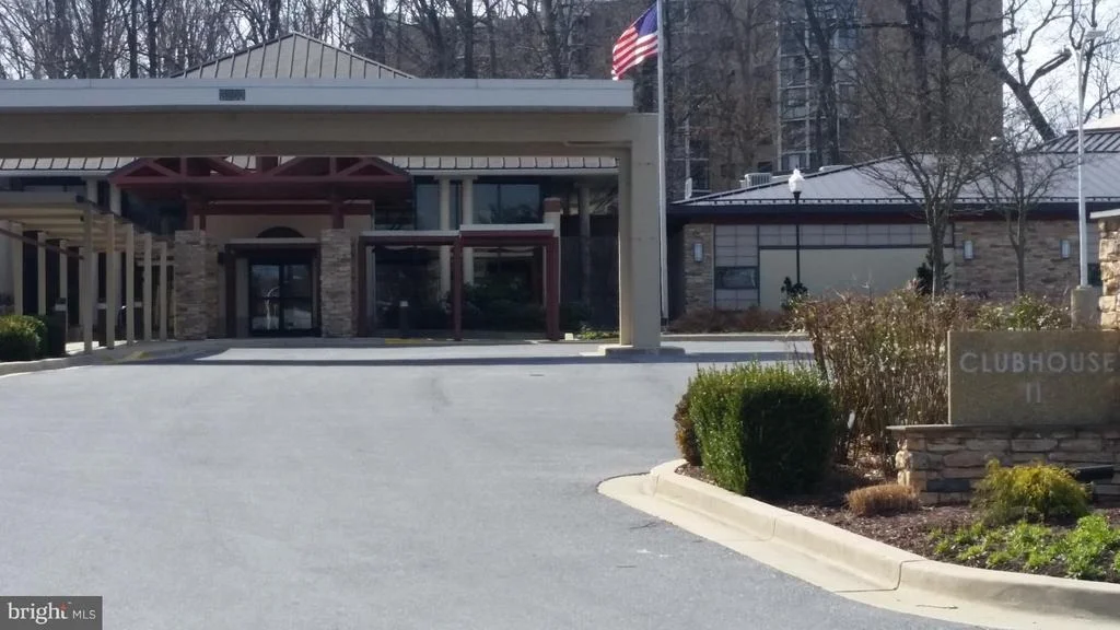 Photo of Unit 4416 at 15100 INTERLACHEN DRIVE