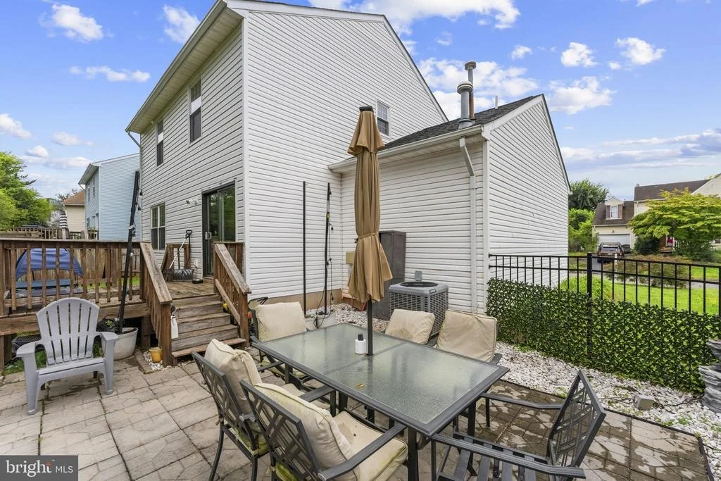 Photo of 1421 N THOMAS WAY