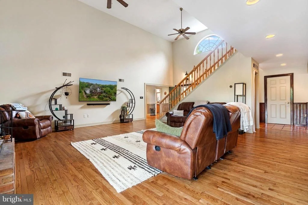 Photo of 955 STAYMAN DRIVE
