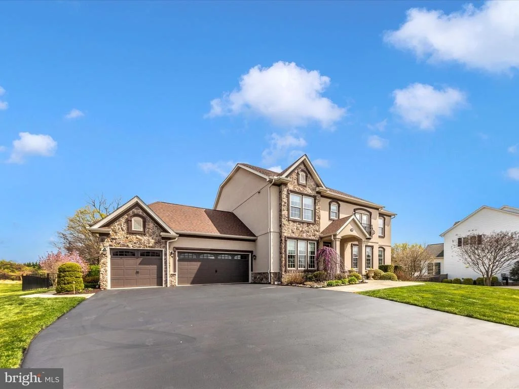 Photo of 15 HOFFMAN DRIVE
